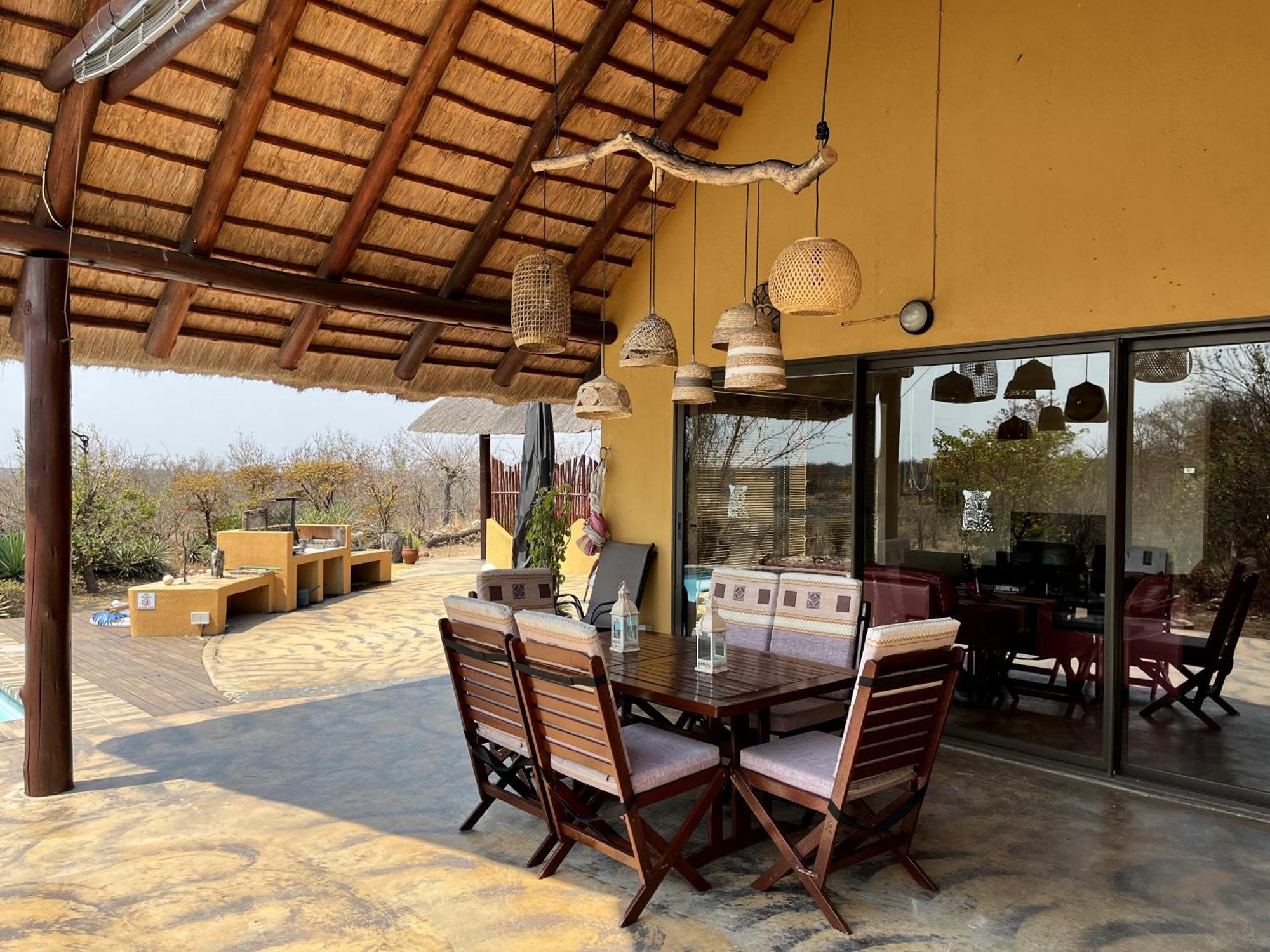 Bushvilla Umoja Kruger 팔라보르와 외부 사진