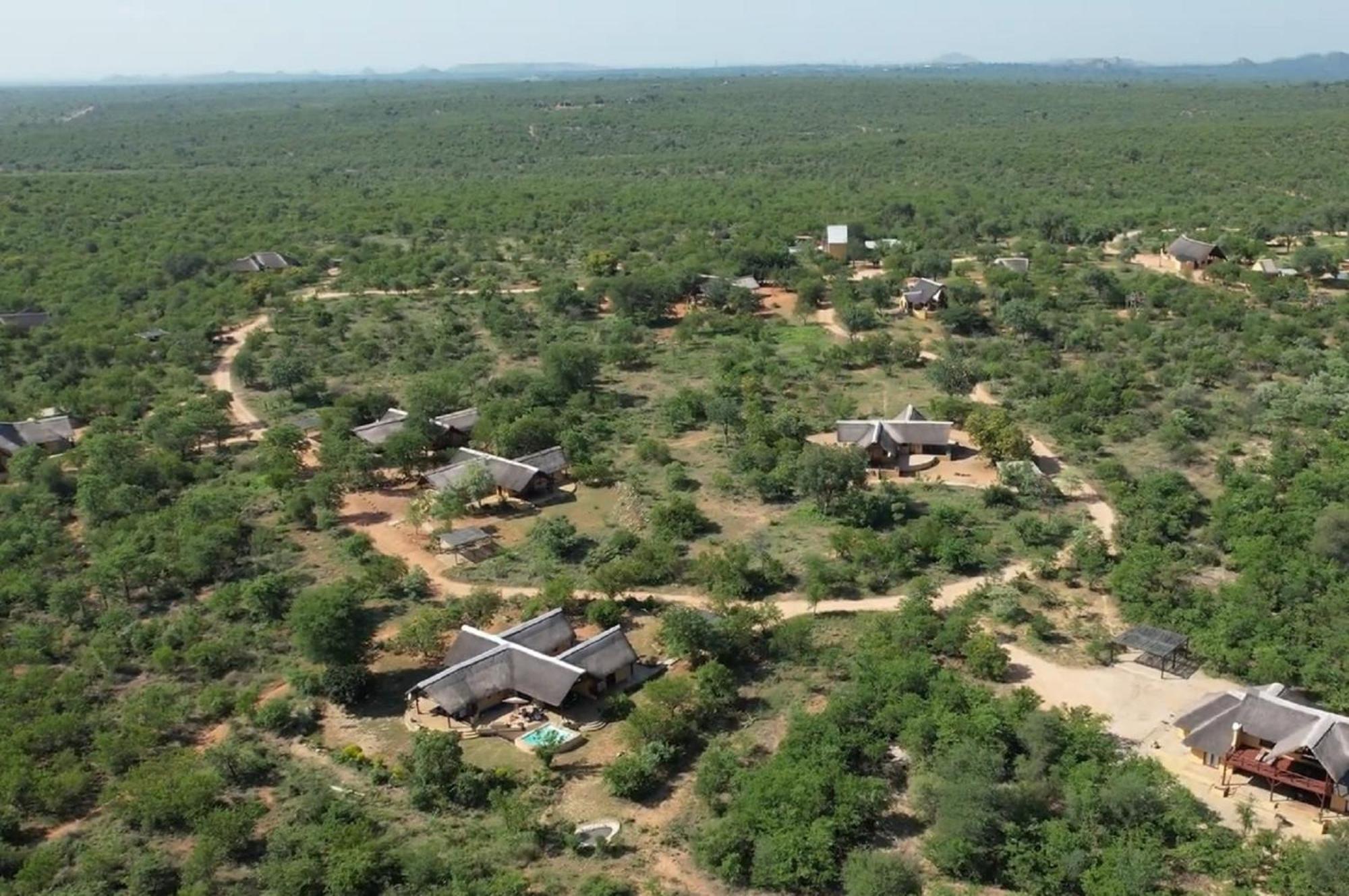 Bushvilla Umoja Kruger 팔라보르와 외부 사진